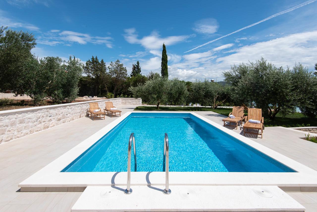 Villa Loviste Paradise Exterior photo