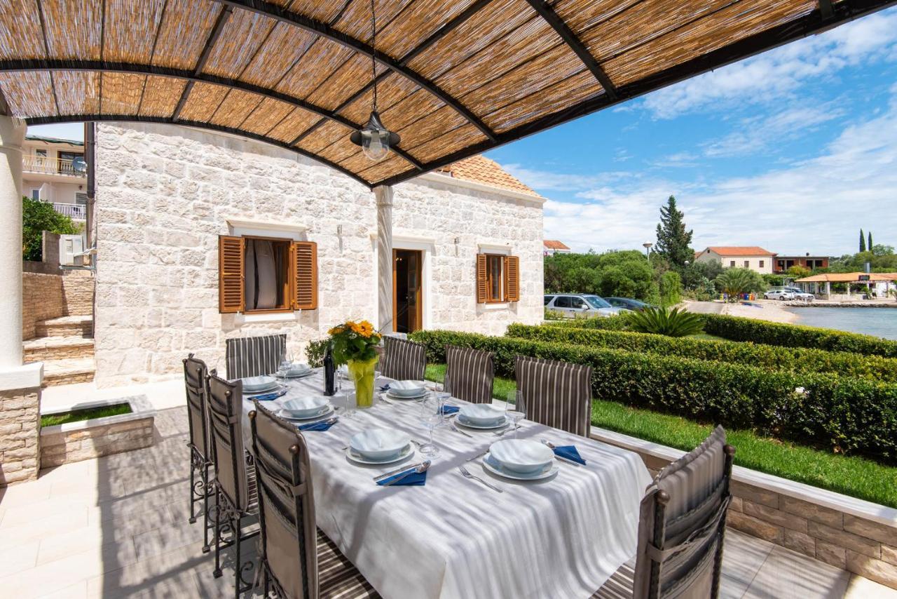 Villa Loviste Paradise Exterior photo