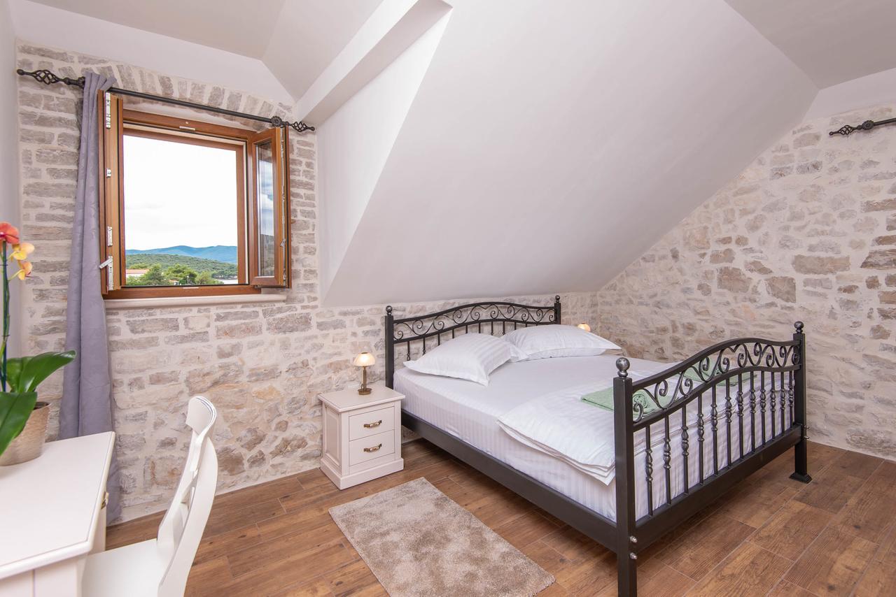 Villa Loviste Paradise Exterior photo