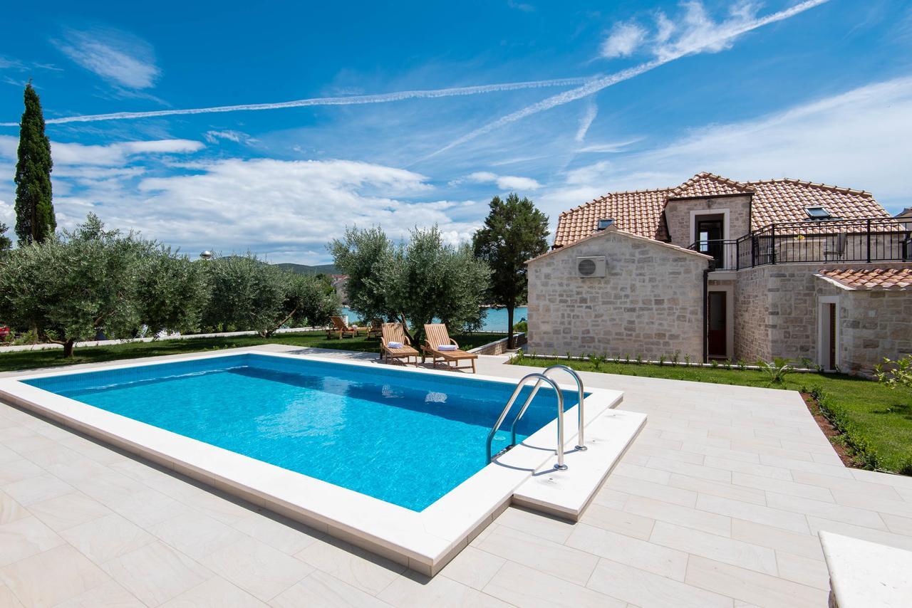 Villa Loviste Paradise Exterior photo